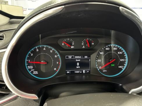 Used 2020 Chevrolet Malibu LT FWD image 18