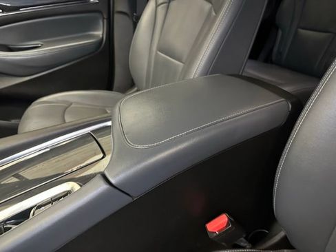 Used 2024 Buick Enclave Premium AWD/4WD image 30