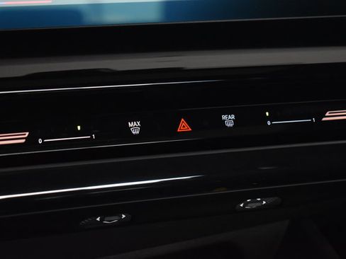 Used 2024 BMW 530i xDrive image 18