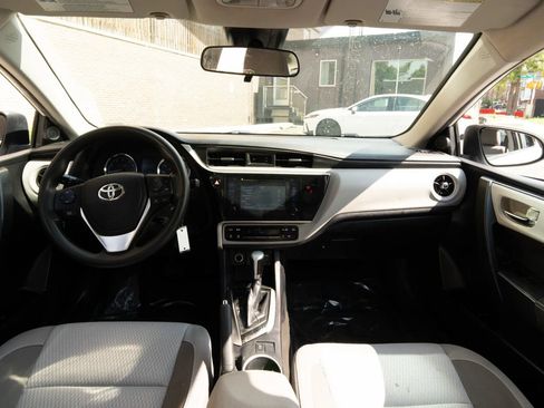 Used 2019 Toyota Corolla LE FWD image 24