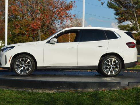 Used 2025 BMW X3 xDrive30i w/ Premium Package image 8