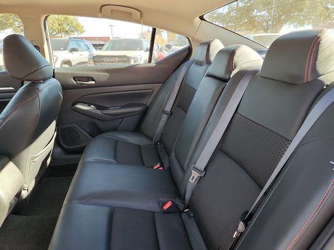 Used 2024 Nissan Altima 2.5 SR image 11