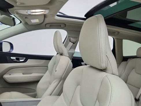 Used 2023 Volvo XC60 B5 Plus w/ Climate Package image 32