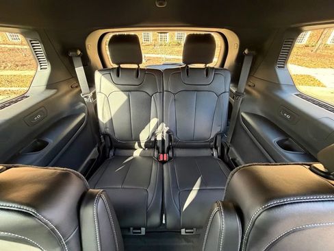 New 2025 Jeep Grand Cherokee L Limited w/ Luxury Tech Group II AWD/4WD image 13