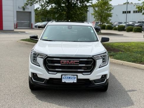 Used 2023 GMC Terrain AT4 AWD/4WD image 3