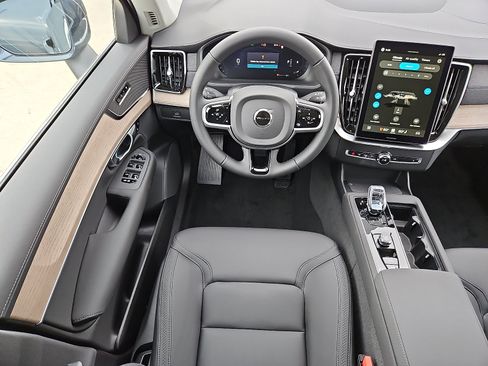New 2026 Volvo XC90 B5 Core w/ Protection Package Premier AWD/4WD image 9