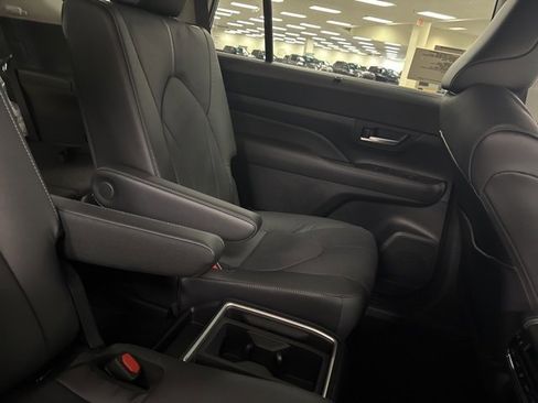 New 2026 Toyota Grand Highlander Platinum image 19