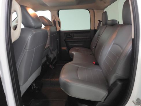 Used 2018 RAM 2500 Tradesman w/ Chrome Appearance Group AWD/4WD image 7