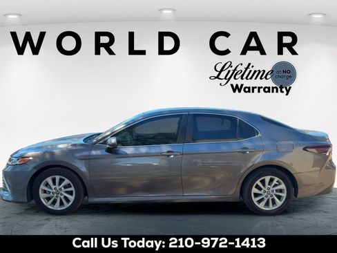 Used 2021 Toyota Camry LE FWD image 10