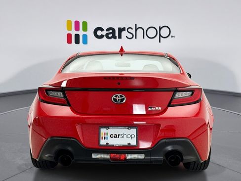 Used 2023 Toyota GR86 image 4