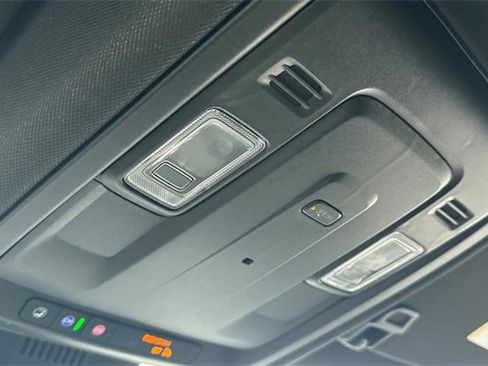 Used 2023 GMC Yukon XL SLE w/ Gmc Pro Safety Plus Package image 25