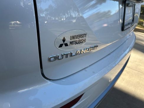 New 2026 Mitsubishi Outlander SE image 18