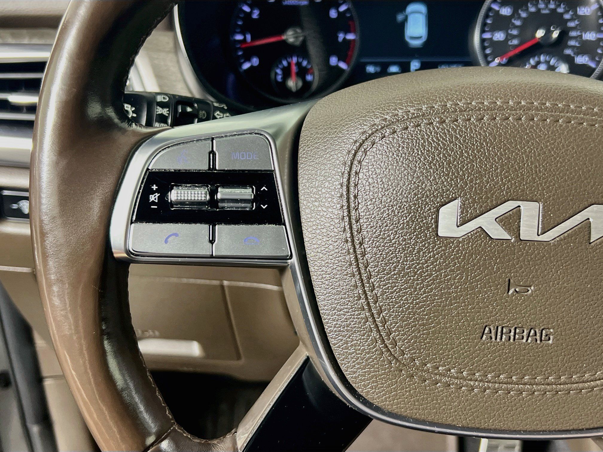 Used 2022 Kia Telluride SX w/ Nightfall Edition Package AWD/4WD image 18