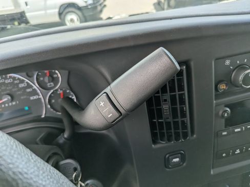 Used 2025 GMC Savana 3500 LT w/ LT Preferred Equipment Group RWD image 34