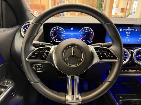 Certified 2025 Mercedes-Benz GLA 250 image 8