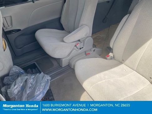 Used 2013 Toyota Sienna LE FWD image 11