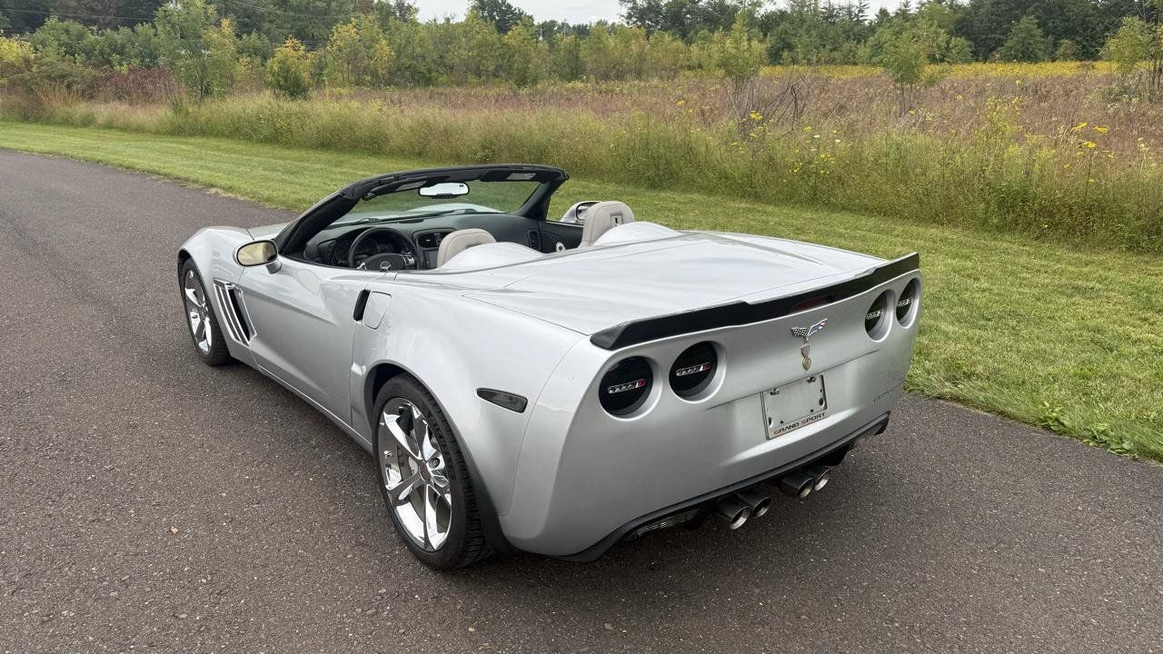 Used 2011 Chevrolet Corvette Grand Sport w/ Preferred Equipment Group RWD image 4