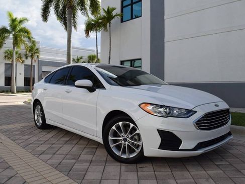Used 2020 Ford Fusion SE FWD image 1