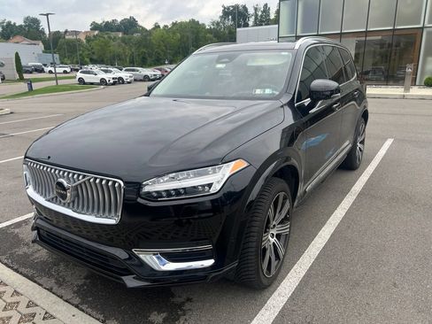 Used 2024 Volvo XC90 T8 Ultimate w/ Lounge Package AWD/4WD image 3