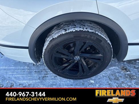 Used 2023 Volkswagen Tiguan SE R-Line image 57