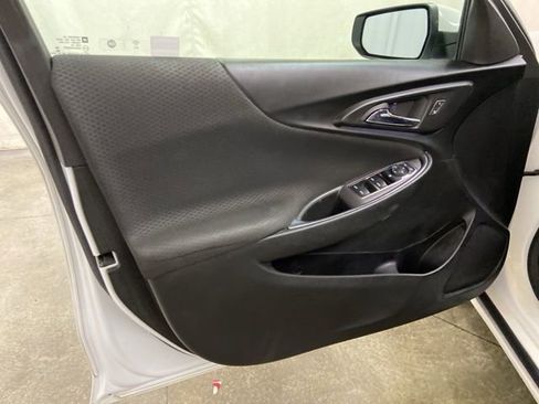 Used 2018 Chevrolet Malibu LT image 28