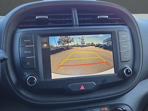Used 2025 Kia Soul LX w/ LX Technology Package image 25