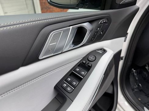 New 2026 BMW X7 xDrive40i w/ M Sport Package image 11