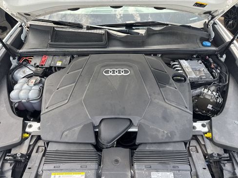 Certified 2021 Audi Q8 Premium Plus AWD/4WD image 9