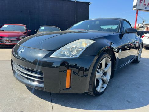 Used 2006 Nissan 350Z Touring image 3