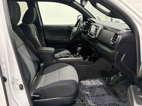 Certified 2023 Toyota Tacoma TRD Off-Road w/ Technology Package AWD/4WD image 28