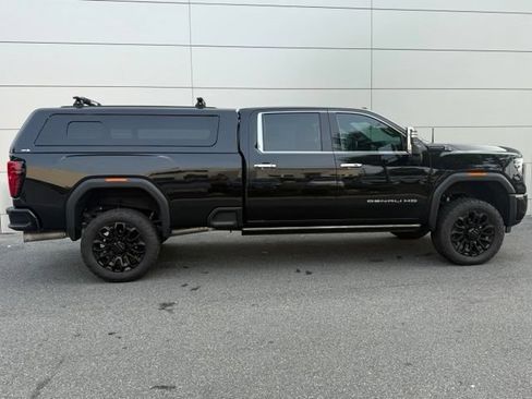 Used 2025 GMC Sierra 3500 Denali Ultimate AWD/4WD image 2