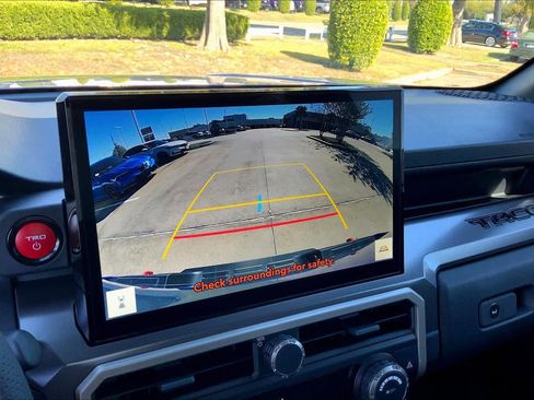 Used 2025 Toyota Tacoma TRD Off-Road image 25