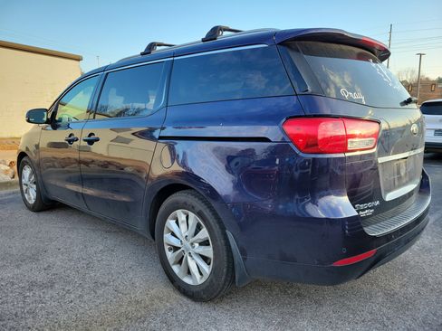 Used 2018 Kia Sedona EX image 5