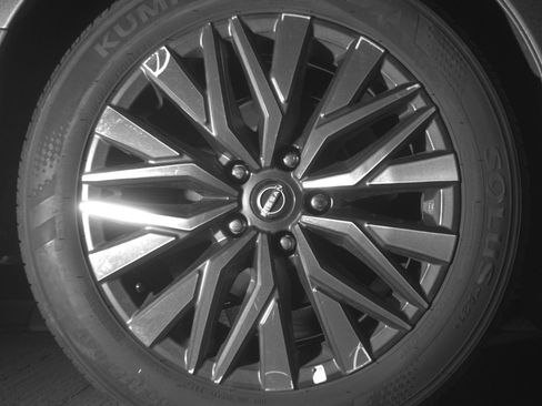 Used 2025 Nissan Altima 2.5 SV FWD image 15