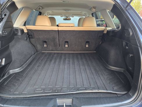Used 2016 Subaru Outback 3.6R Limited AWD/4WD image 9