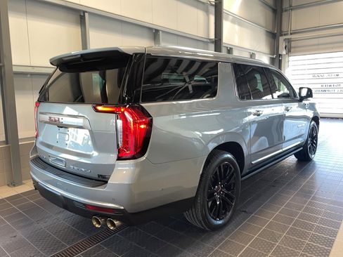 Used 2023 GMC Yukon XL Denali w/ Denali Reserve Package image 29