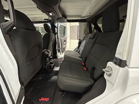 Used 2018 Jeep Wrangler Unlimited Sahara AWD/4WD image 49
