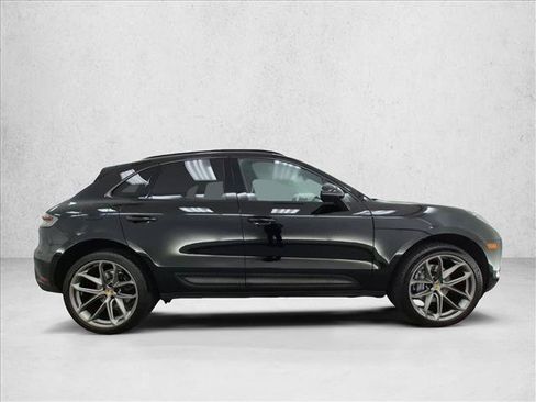 Certified 2022 Porsche Macan AWD/4WD image 8