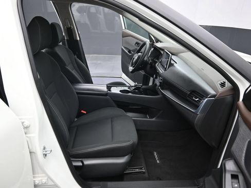 Used 2023 Nissan Rogue S FWD image 29
