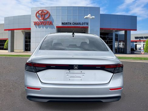 Used 2025 Honda Accord SE image 5