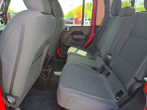 Used 2024 Jeep Gladiator Sport image 15