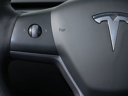 Used 2021 Tesla Model Y Performance image 27