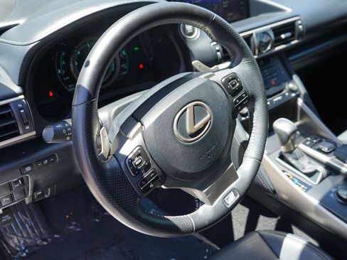 Used 2018 Lexus IS 300 F Sport RWD image 10