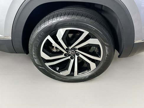 Used 2022 Volkswagen Atlas Cross Sport SEL image 11