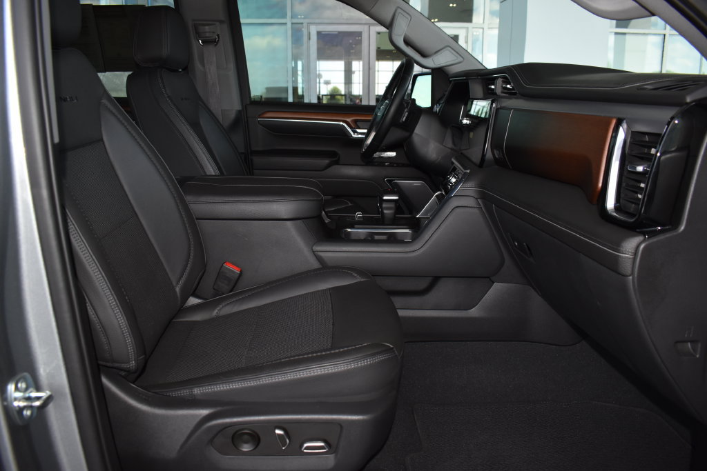 Used 2023 GMC Sierra 1500 Denali AWD/4WD image 5