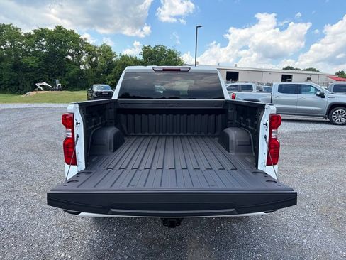 Used 2024 Chevrolet Silverado 1500 Custom w/ Dark Appearance Package AWD/4WD image 18