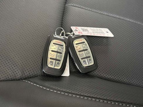 New 2026 Chrysler Pacifica Limited image 31