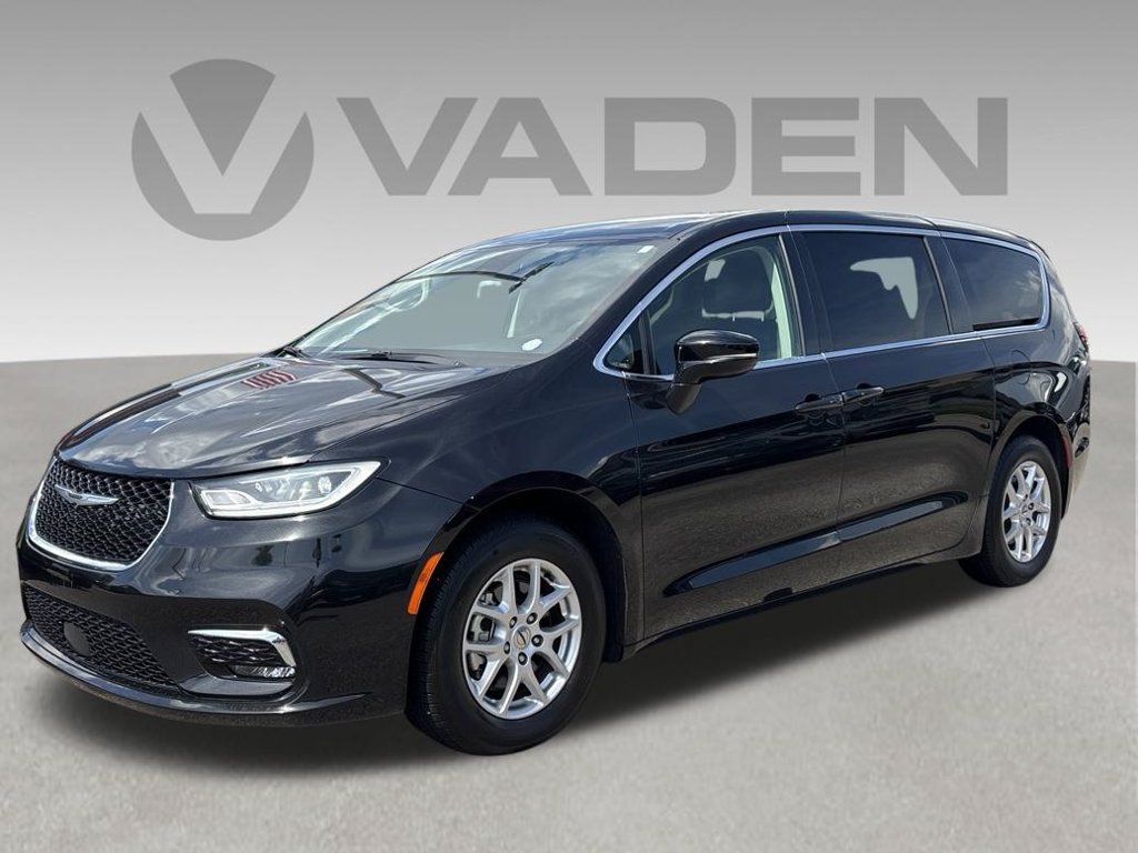 Used 2024 Chrysler Pacifica Touring-L FWD image 1