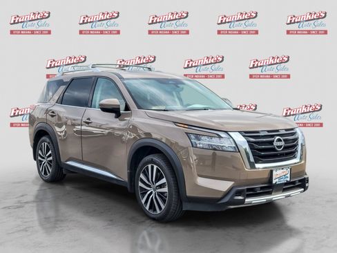 Used 2023 Nissan Pathfinder Platinum w/ Cargo Package AWD/4WD image 7