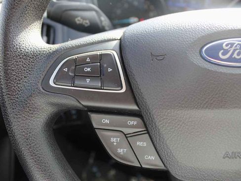 Used 2017 Ford Focus SE image 16